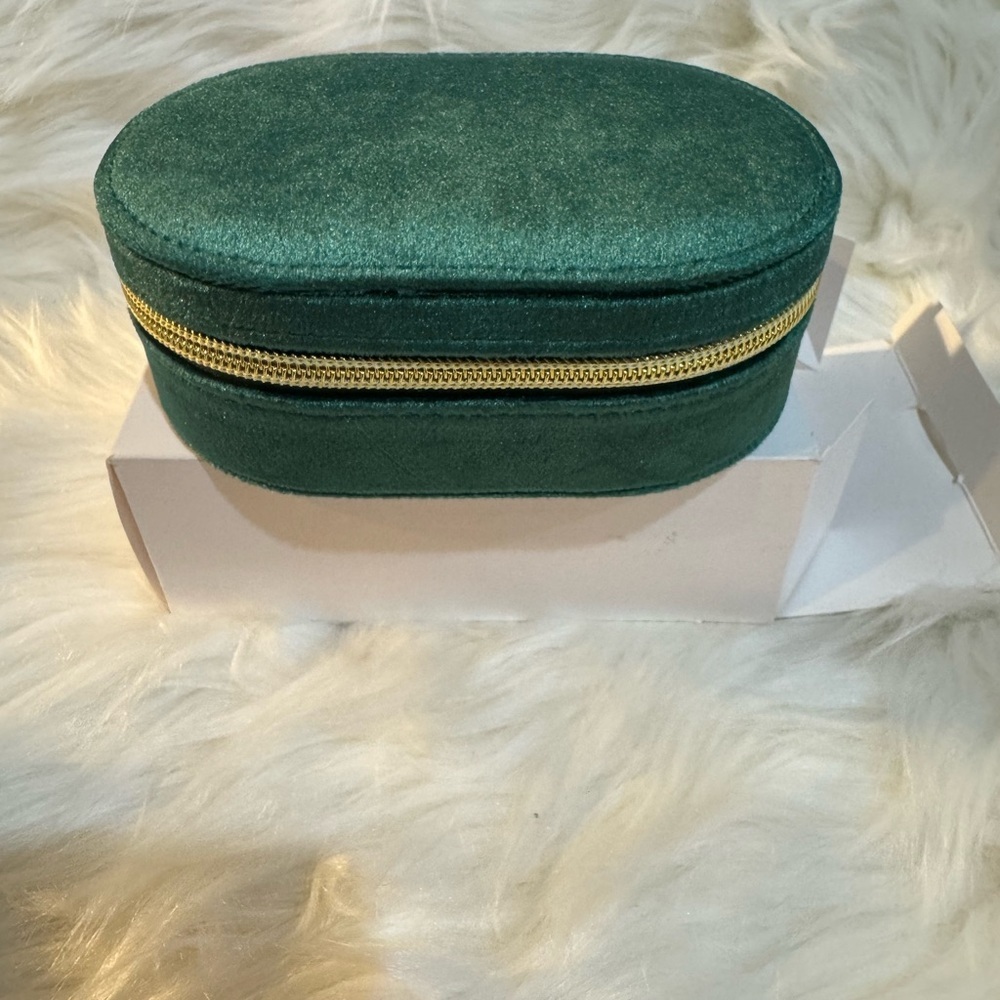 Travel Jewelry Case with Gold Zipper - Picture 2 of 5